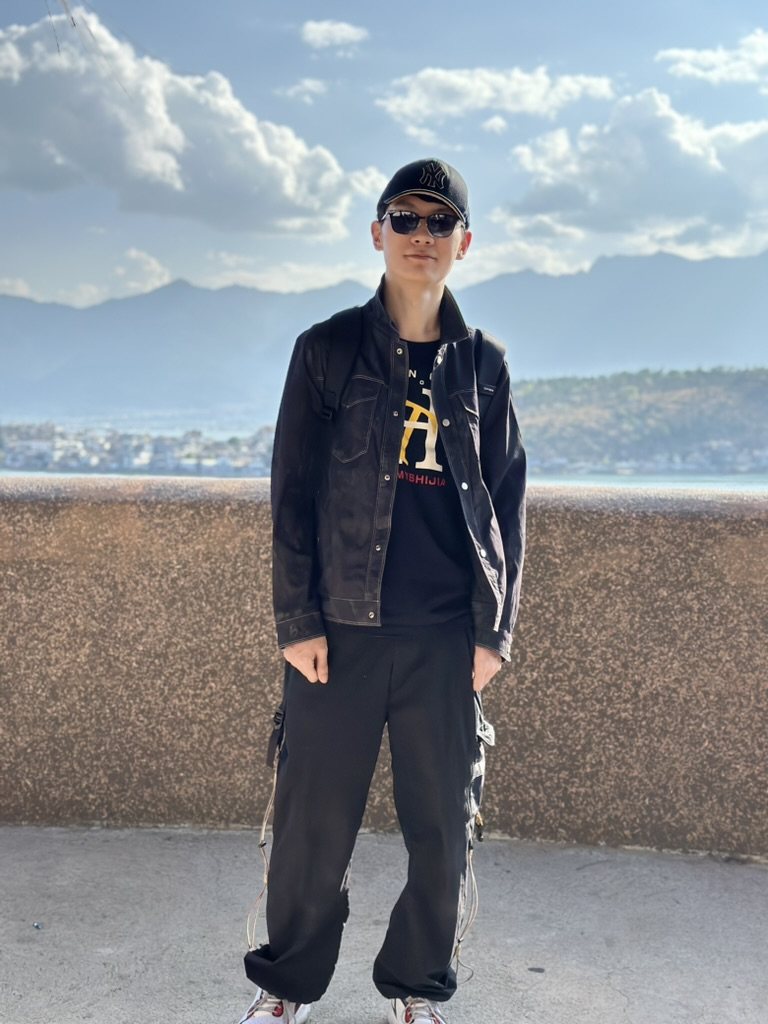 张文天旅行途中的个人照片