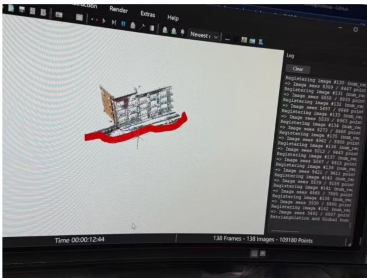 COLMAP 相机轨迹和稀疏点云重建界面